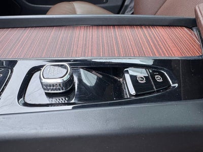 2023 Volvo XC60 Plus Dark Theme