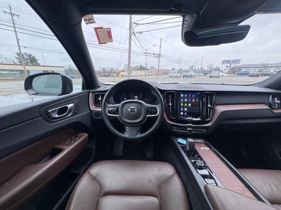 2023 Volvo XC60 Plus Dark Theme