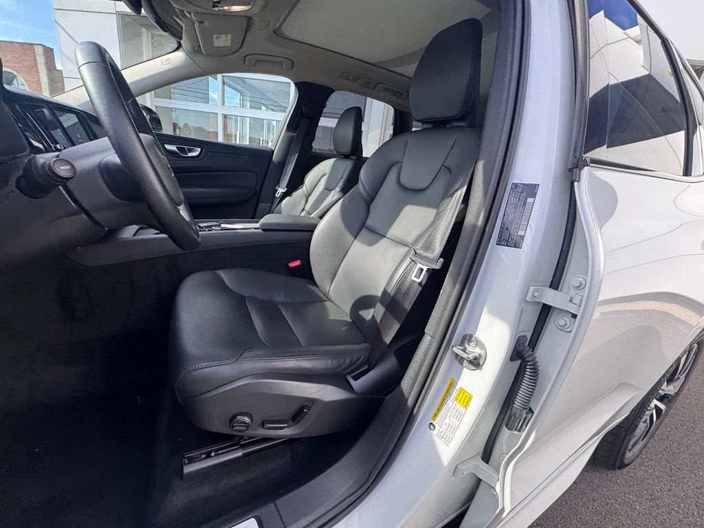 2025 Volvo XC60 Plus