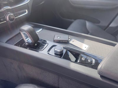 2025 Volvo XC60 Plus