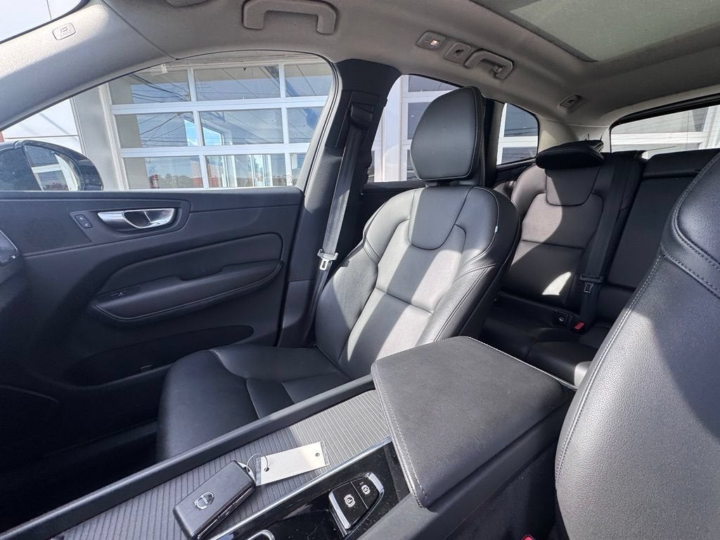 2025 Volvo XC60 Plus