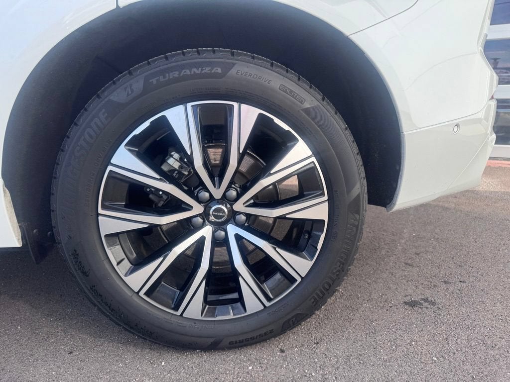 2025 Volvo XC60 Plus